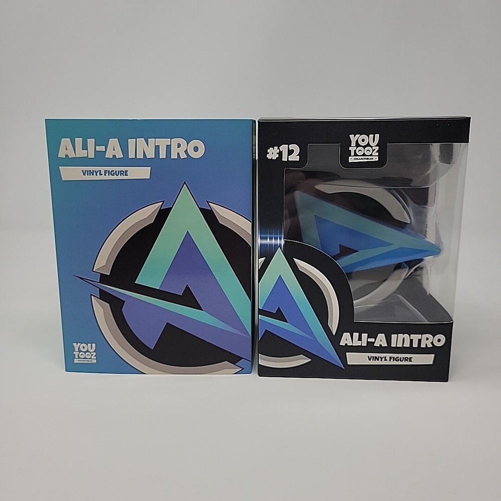 Vaulted Youtooz Collectibles ALI- A INTRO Youtuber‎ Vinyl Figure #12